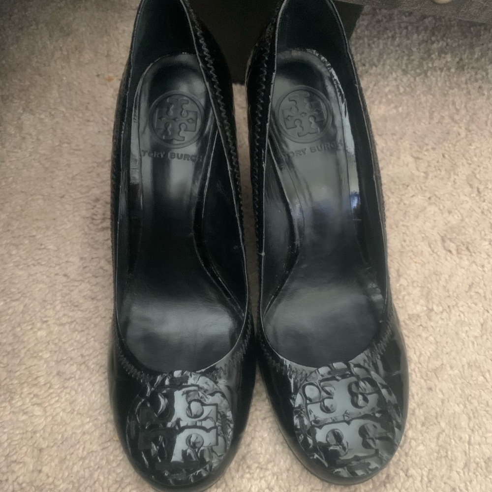Tory Burch -Sophie Patent Black Snakeskin Wedges 6
